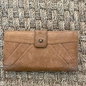Hobo Elegant Tan Leather woth Brass accents Women's Wallet